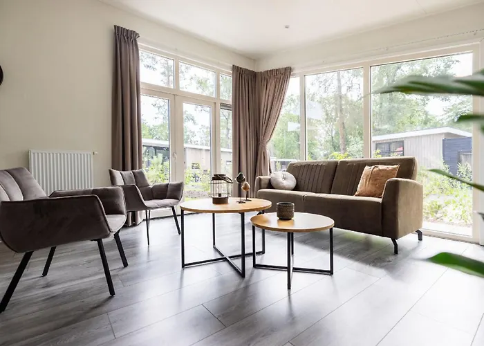 Nature Escape W Garden 펜션 헨덜루